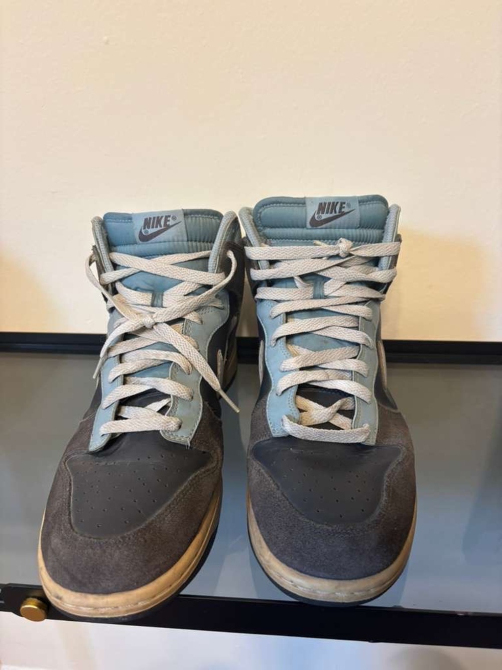 Nike High-Top Sneakers in Gray and Light Blue